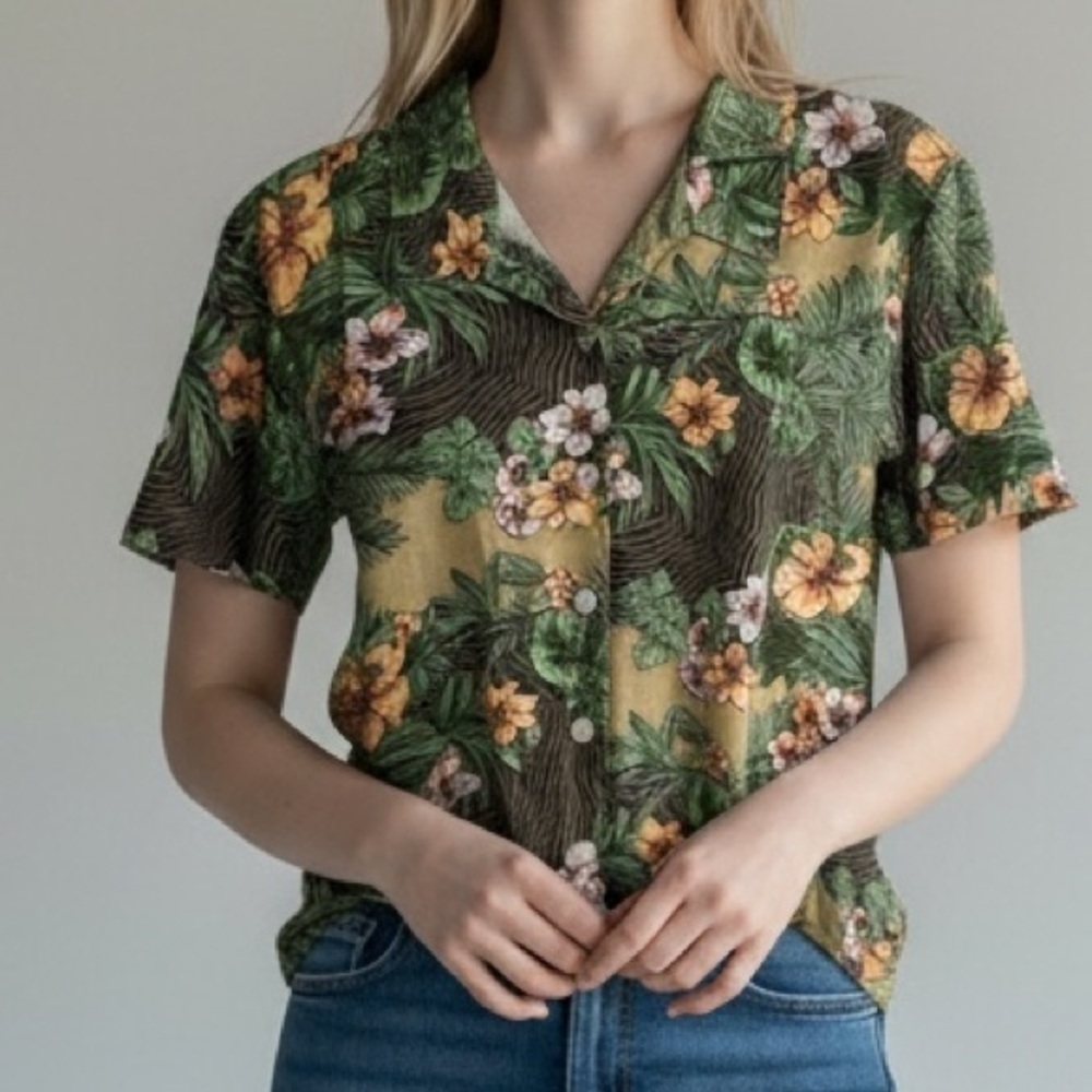 Vintage Shenanigans Women's‎ Size Large Button Down Shirt Short Sleeve Tropical